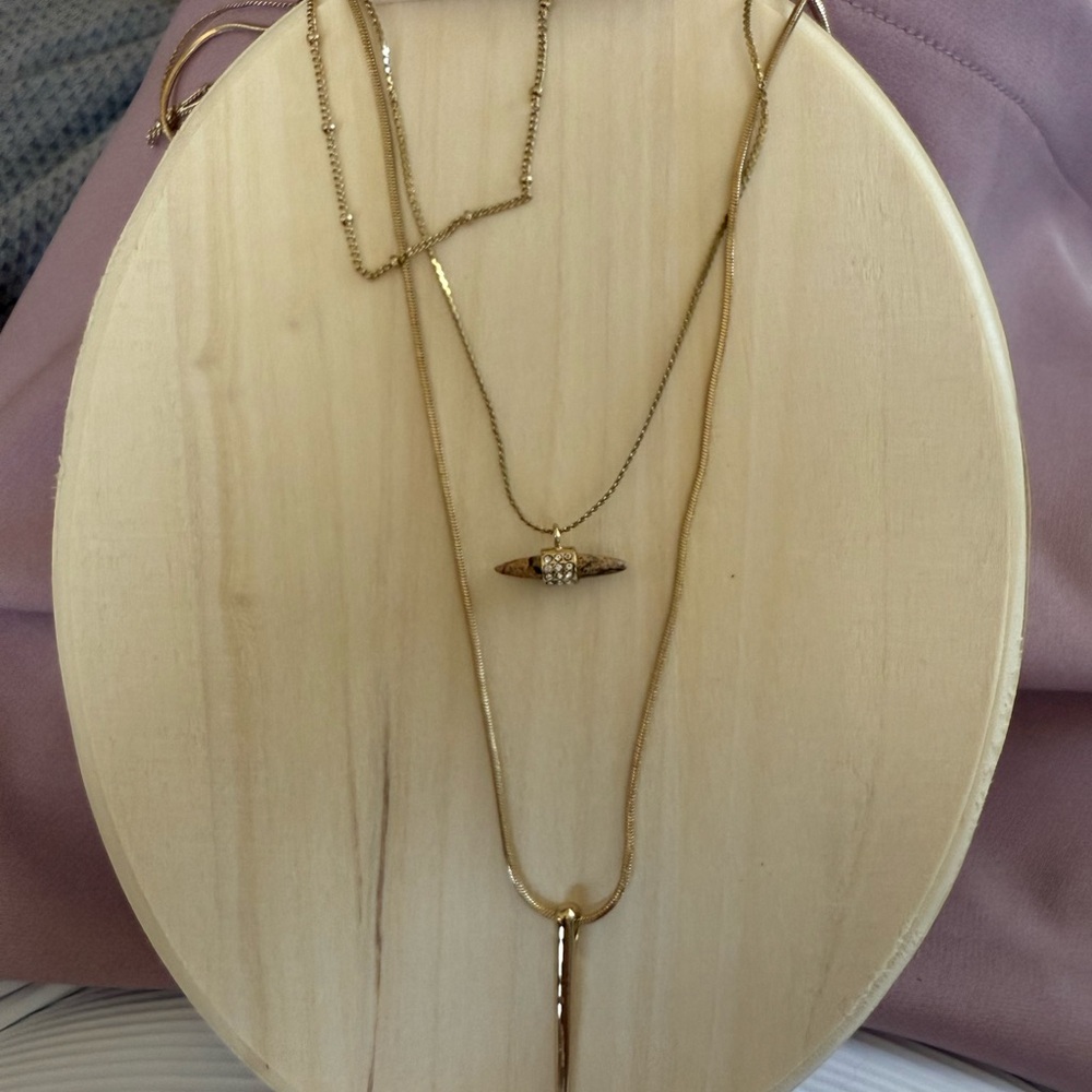 Chic Gold Necklace Set with Pendant